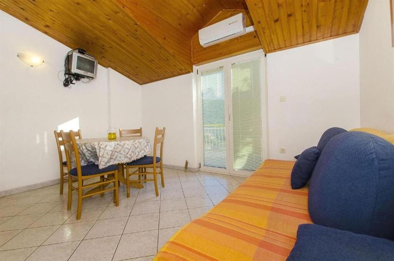Apartments Nada Grebastica Exterior photo