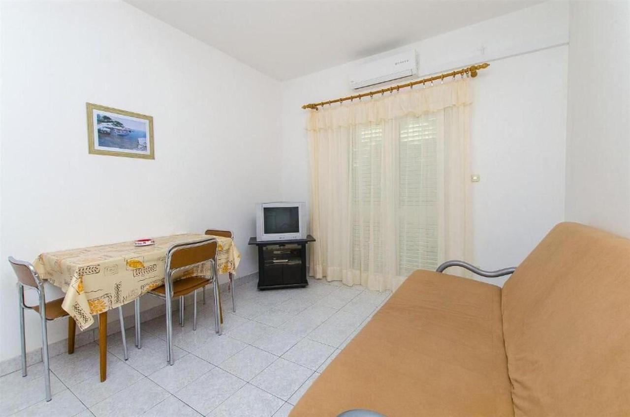 Apartments Nada Grebastica Exterior photo